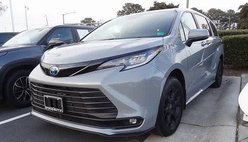 2025 Toyota Sienna Woodland Edition