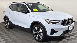 2025 Volvo XC40 B5 Plus Dark Theme