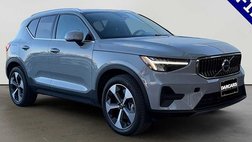 2025 Volvo XC40 B5 Core Bright Theme