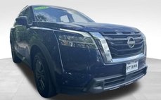 2022 Nissan Pathfinder SV