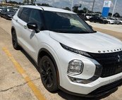 2023 Mitsubishi Outlander SE