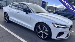 2023 Volvo S60 Recharge T8 Plus Dark Theme