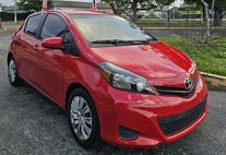 2012 Toyota Yaris LE