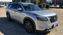 2022 Nissan Pathfinder SV