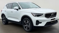 2023 Volvo XC40 B5 Plus Bright Theme