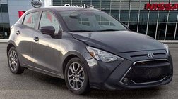 2020 Toyota Yaris Hatchback LE