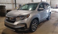 2021 Honda Pilot Touring w/Rear Captain's Chairs