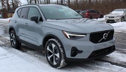 2026 Volvo XC40 B5 Plus