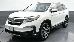 2022 Honda Pilot Touring w/Rear Captain's Chairs