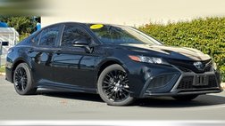 2022 Toyota Camry Hybrid SE Nightshade