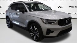 2025 Volvo XC40 B5 Plus Dark Theme