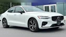 2024 Volvo S60 B5 Plus Dark Theme