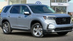 2023 Honda Pilot EX-L w/Rear Captain's Chairs
