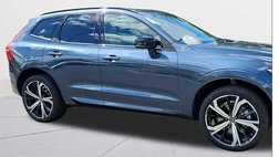 2023 Volvo XC60 B5 Ultimate Dark Theme