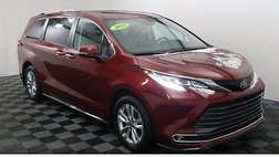 2022 Toyota Sienna LE
