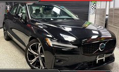 2024 Volvo S60 B5 Core Dark Theme