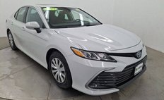 2022 Toyota Camry Hybrid LE