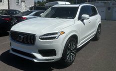 2022 Volvo XC90 T6 Momentum 7-Passenger