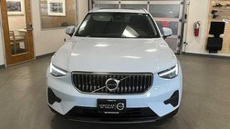 2025 Volvo XC40 B5 Core Bright Theme