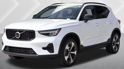 2024 Volvo XC40 B5 Core Bright Theme