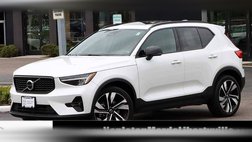 2023 Volvo XC40 B5 Plus Dark Theme