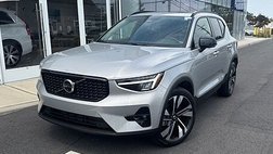 2025 Volvo XC40 B5 Plus Dark Theme