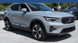 2025 Volvo XC40 B5 Core Bright Theme