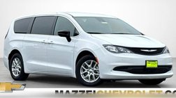 2025 Chrysler Voyager LX