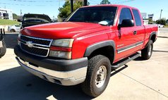 2005 Chevrolet Silverado 2500HD LS Ext. Cab Short Bed 4WD