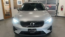 2025 Volvo XC40 B5 Core Bright Theme