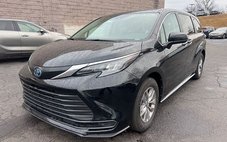 2024 Toyota Sienna LE 8-Passenger
