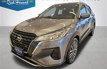 2022 Nissan Kicks SV