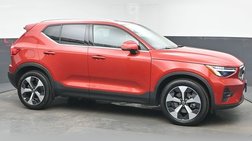 2023 Volvo XC40 B4 Plus Bright Theme