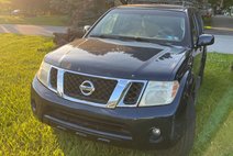 2008 Nissan Pathfinder SE