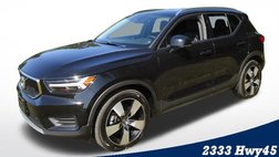 2022 Volvo XC40 T5 Momentum
