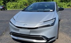 2025 Toyota Prius Plug-in Hybrid SE