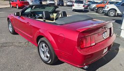 2005 Ford Mustang GT Deluxe