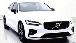 2024 Volvo S60 B5 Plus Dark Theme