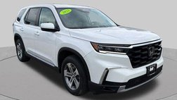 2023 Honda Pilot EX-L w/Rear Captain's Chairs