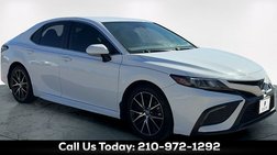 2022 Toyota Camry Hybrid SE