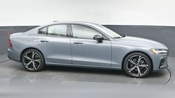 2024 Volvo S60 B5 Ultimate Dark Theme
