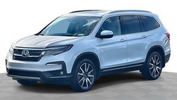 2019 Honda Pilot Touring w/Rear Captain's Chairs