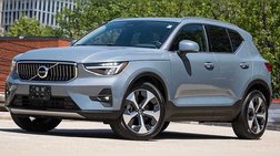 2023 Volvo XC40 B5 Plus Bright Theme