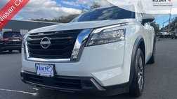 2024 Nissan Pathfinder SV