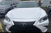 2021 Lexus ES 300h Luxury