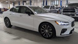 2022 Volvo S60 B5 Momentum