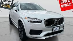 2022 Volvo XC90 T6 Momentum 7-Passenger