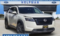 2022 Nissan Pathfinder SV