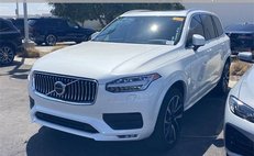 2022 Volvo XC90 T6 Momentum 7-Passenger