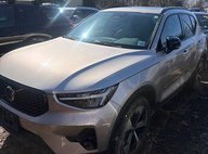 2023 Volvo XC40 B5 Plus Dark Theme